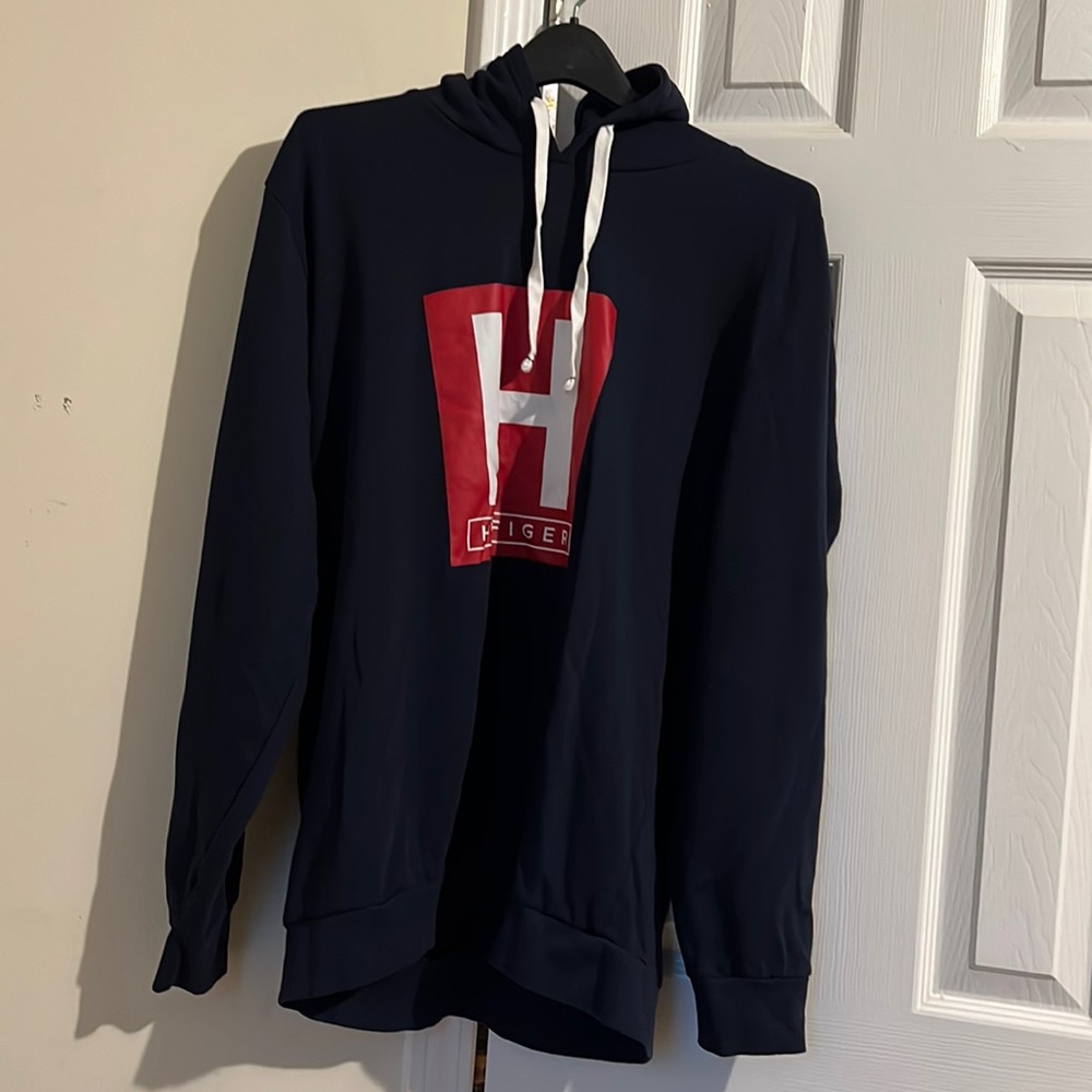 Lightweight sweater